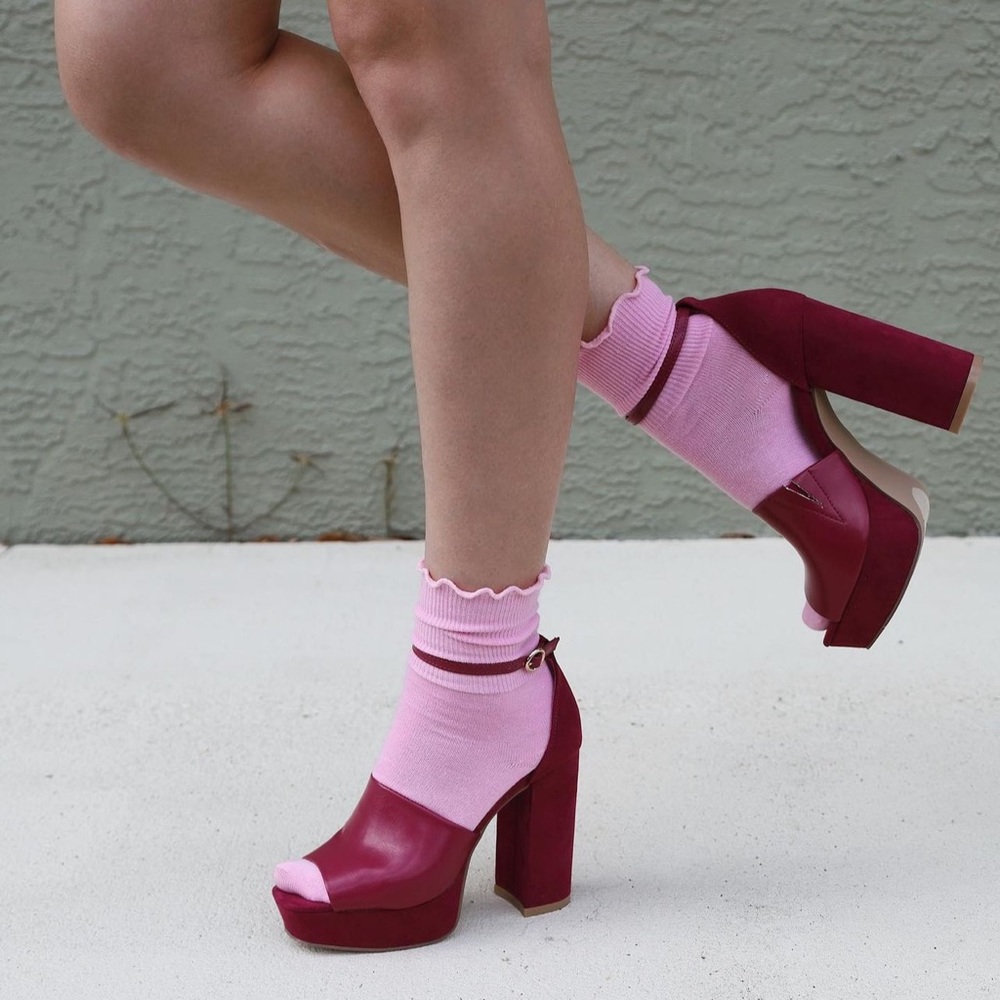 Shoe Dazzle platform heels in raspberry color, size 6